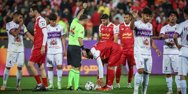 داور دیدار پرسپولیس: مگر چقدر میگیرم که فحش ناموس بخورم؟ داور دیدار پرسپولیس: مگر چقدر میگیرم که فحش ناموس بخورم؟