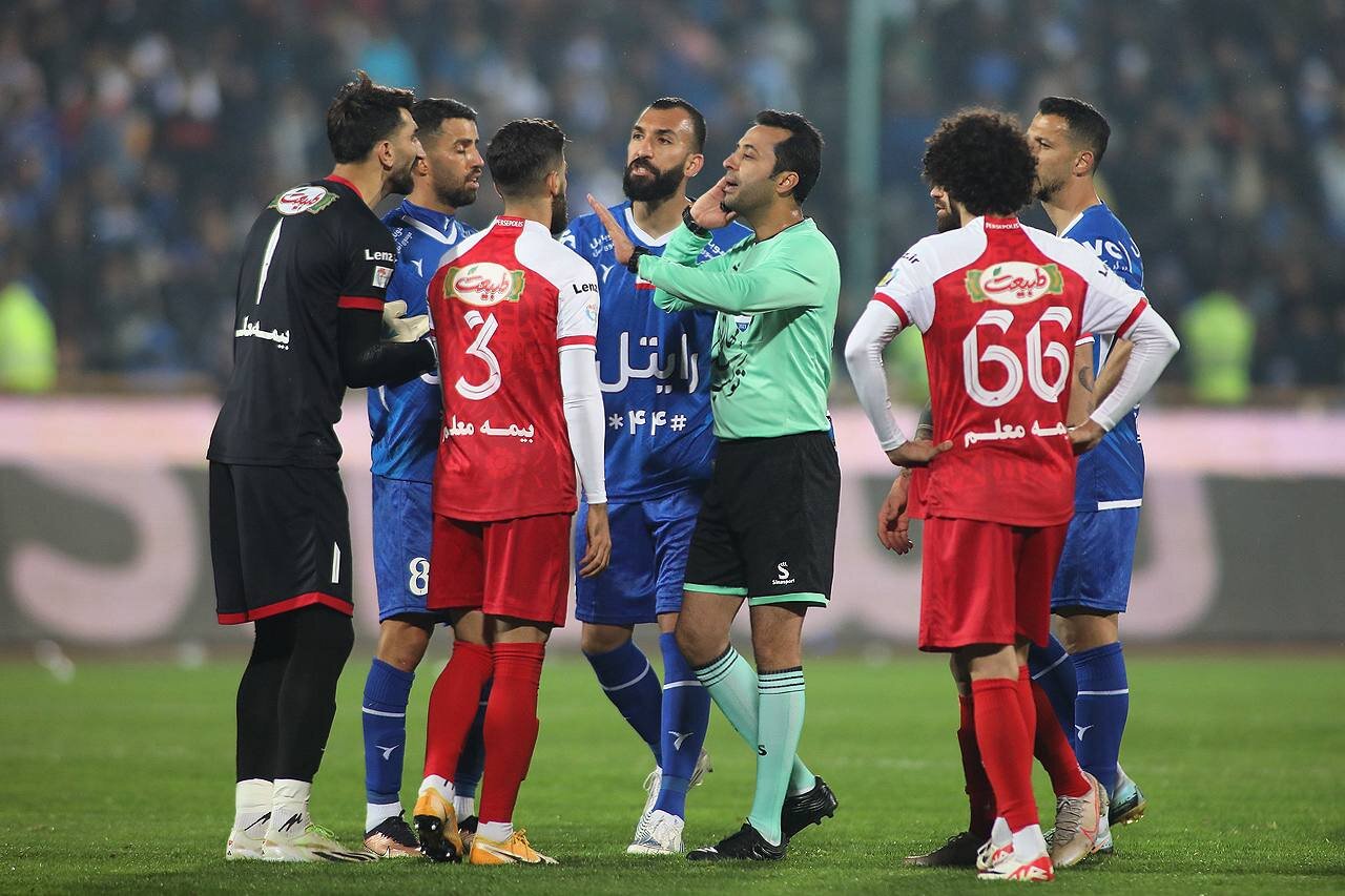 مدافع جنجالی پرسپولیس: این دربی خیلی بی‌ریخت بود!