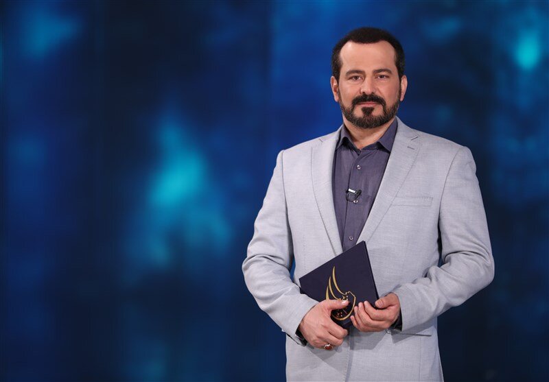 اختلاف با مدیر شبکه ۴؛ مجری معروف تلویزیون استعفا کرد!