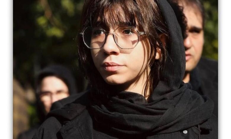 پست احساسی مونا مهرجویی برای تولد پدرش؛ در آغوش میکشم آسمان را چون خانه تو آنجاست پست احساسی مونا مهرجویی برای تولد پدرش؛ در آغوش میکشم آسمان را چون خانه تو آنجاست