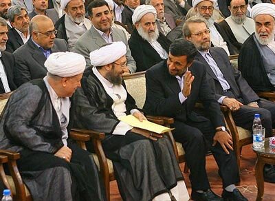 رویارویی احمدی‌نژاد و هاشمی رفسنجامی؛ فریب این لبخندها را نخورید! +عکس