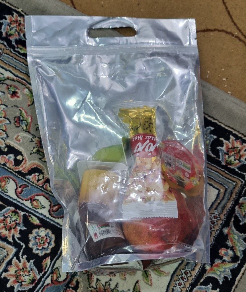 عکس| غافلگیری دانشجویان دانشگاه تهران با هدیه یلدایی! عکس| غافلگیری دانشجویان دانشگاه تهران با هدیه یلدایی!