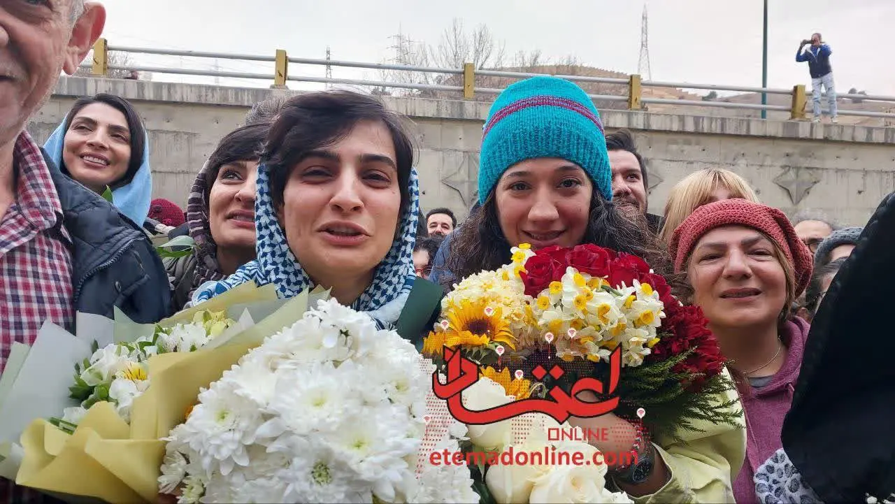 اولین تصویر از الهه محمدی و نیلوفر حامدی پس از آزادی +عکس اولین تصویر از الهه محمدی و نیلوفر حامدی پس از آزادی +عکس