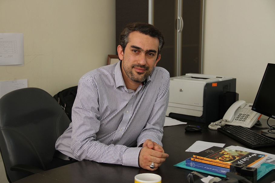 قیمت جهانی بنزین ۳۰ هزار تومان؛ کسی جرات دارد به قیمت سوخت دست بزند؟ +ویدئو