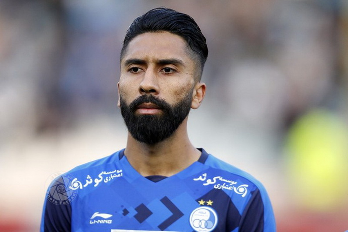 هافبک سابق استقلال به جمع آبی‌ها بازمی‌گردد؟