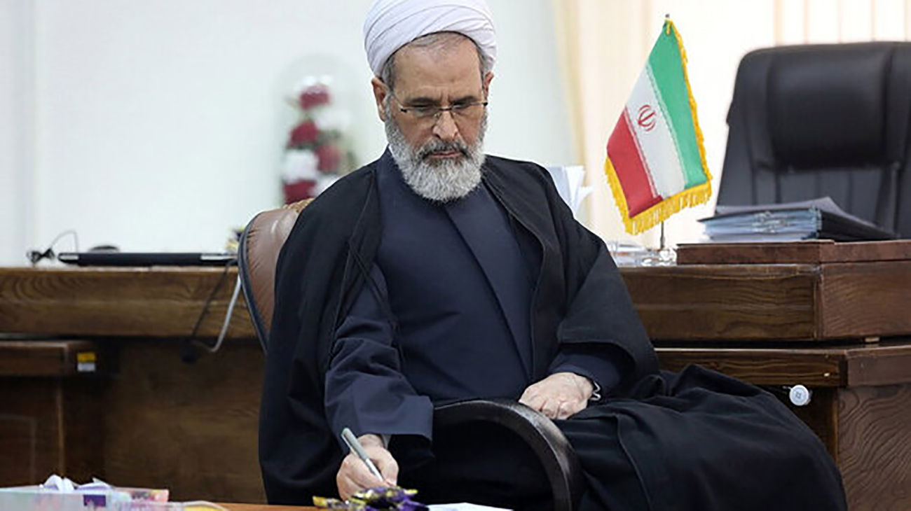 عضو شورای نگهبان: شورای نگهبان باید سریعتر پاسخ نامه حسن روحانی درباره ردصلاحیتش را بدهد عضو شورای نگهبان: شورای نگهبان باید سریعتر پاسخ نامه حسن روحانی درباره ردصلاحیتش را بدهد
