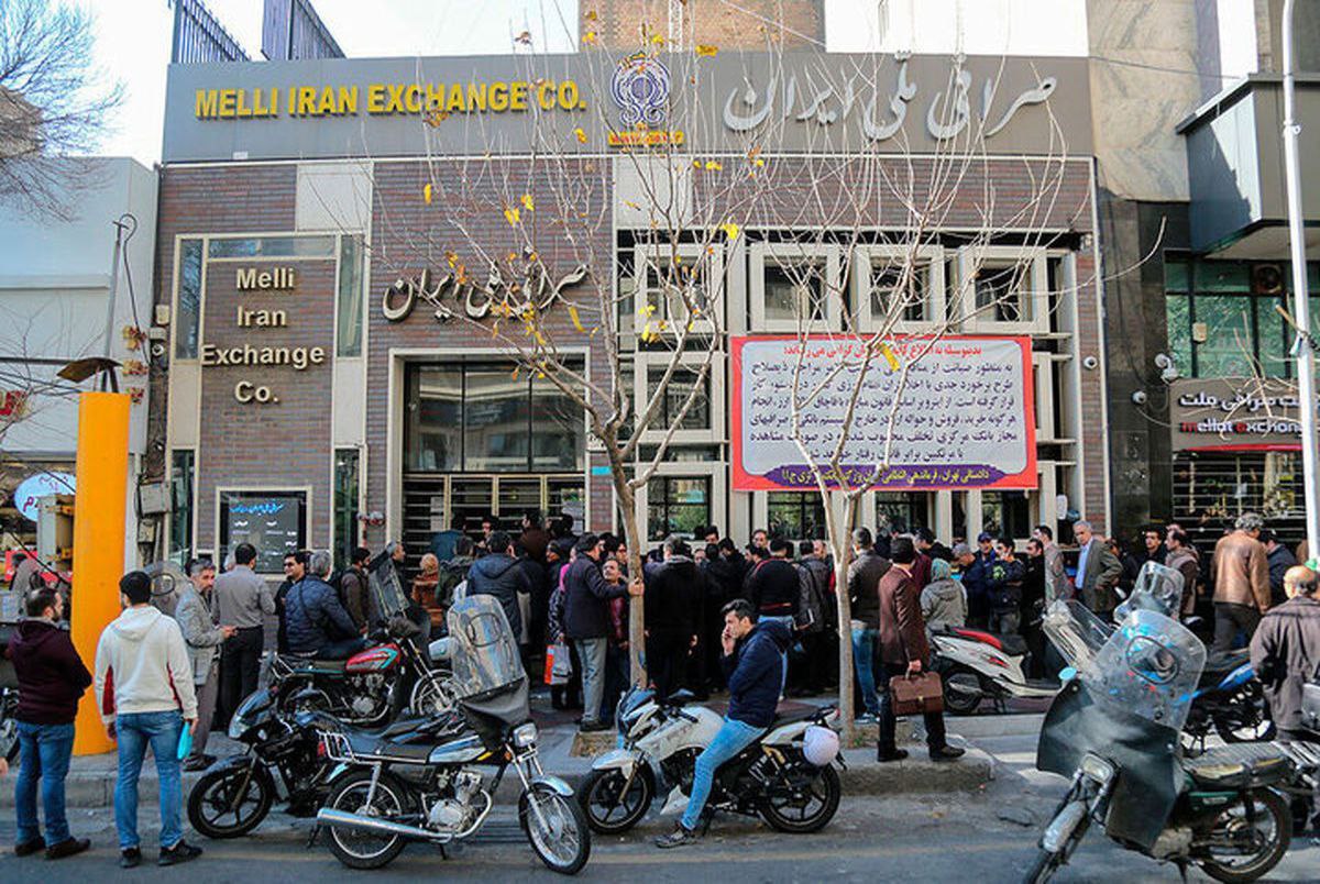 تخلف در روز روشن؛ برای دریافت ارز دولتی باید باج داد!