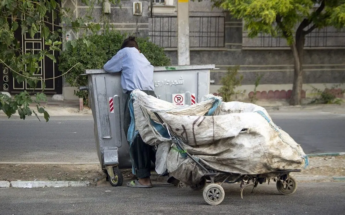 استخدام زباله گردها از سوی شهرداری تهران؛ حقوق ۱۲ تا ۱۵ میلیون تومان استخدام زباله گردها از سوی شهرداری تهران؛ حقوق ۱۲ تا ۱۵ میلیون تومان