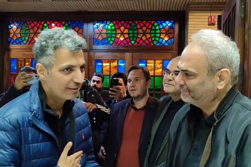 گریه‌های بی‌امان خیابانی در آغوش فردوسی‌پور +ویدئو
