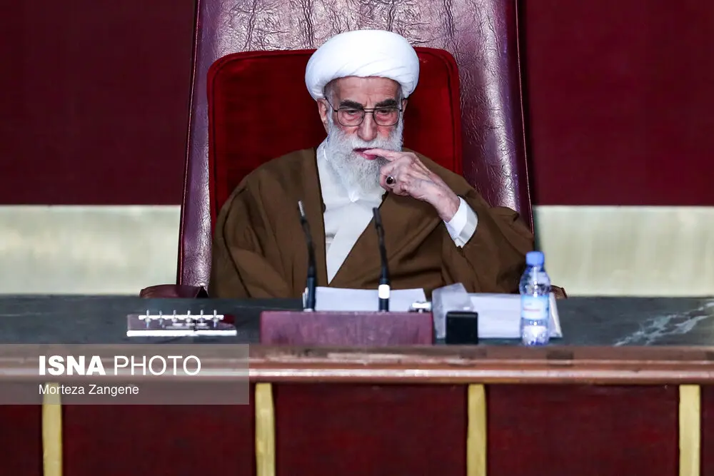 تصاویر| تفاوت صندلی احمد جنتی با صندلی سایر اعضای خبرگان رهبری