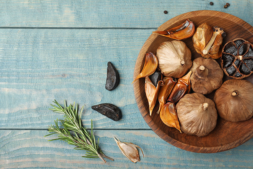با خواص سیر سیاه آشنا شوید؛ آیا سیر سیاه برای لاغری مفید است؟