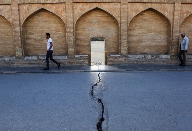 خطر جدی در کمین این شهر ایرانی/ اثری از تمدن باقی نخواهد ماند!