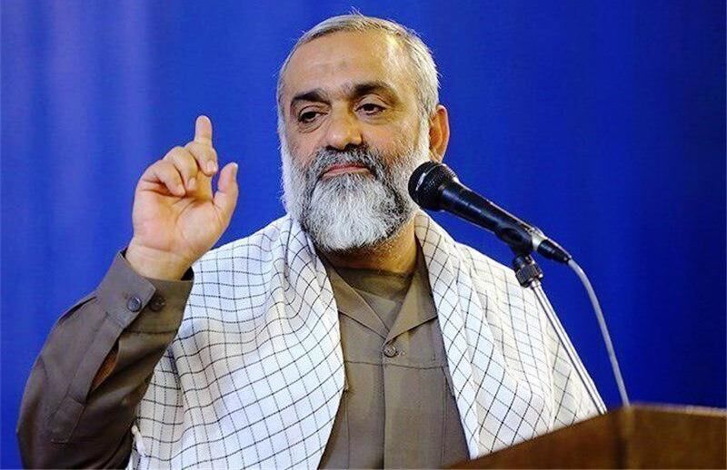 خط‌ونشان سردار سپاه برای آمریکایی‌ها: از تیرهای برق آویزان می‌شوید!