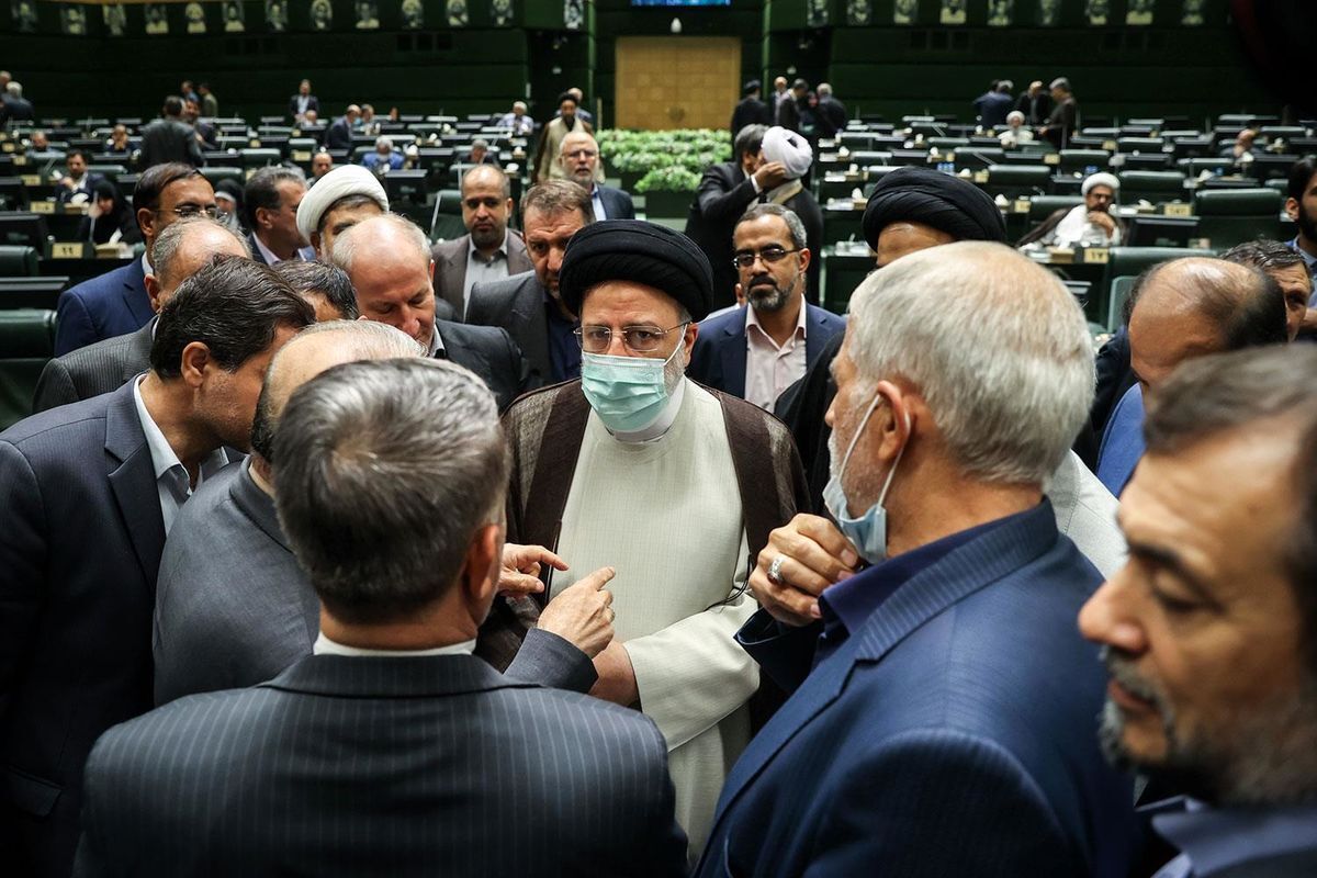 اقتصاد ایران در تنگنا؛ دولت سیزدهم ناکام در بهبود اقتصاد اقتصاد ایران در تنگنا؛ دولت سیزدهم ناکام در بهبود اقتصاد