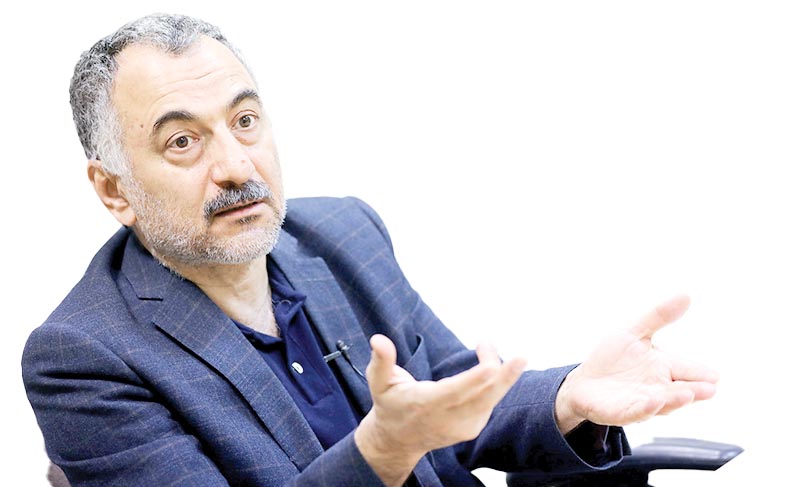 کیهان منع رطب می‌کند در‌حالی‌ که رطب خورده؛ این روئین‌تنی نشان‌دهنده بی‌عدالتی است