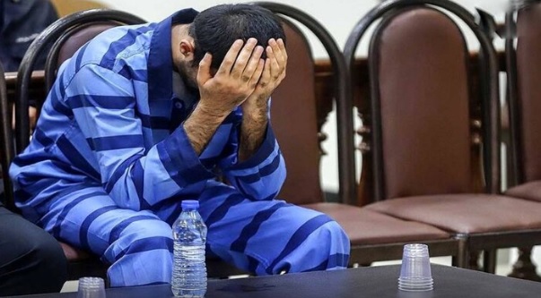 آزار سیاه نوجوان ۱۶ ساله توسط ۴ مرد افغان +ویدئو آزار سیاه نوجوان ۱۶ ساله توسط ۴ مرد افغان +ویدئو