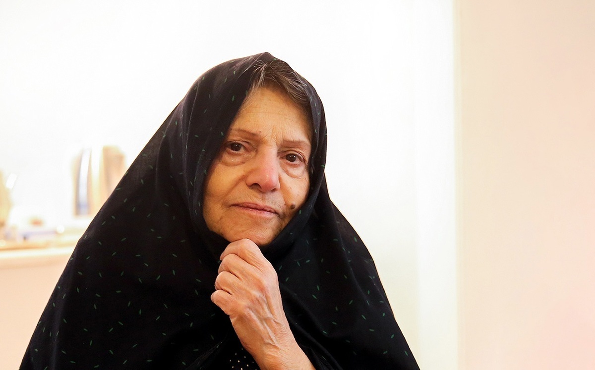 عروس امام خمینی: آقا مصطفی، روحانیِ مدرنی بود و در حجاب سختگیری نداشت