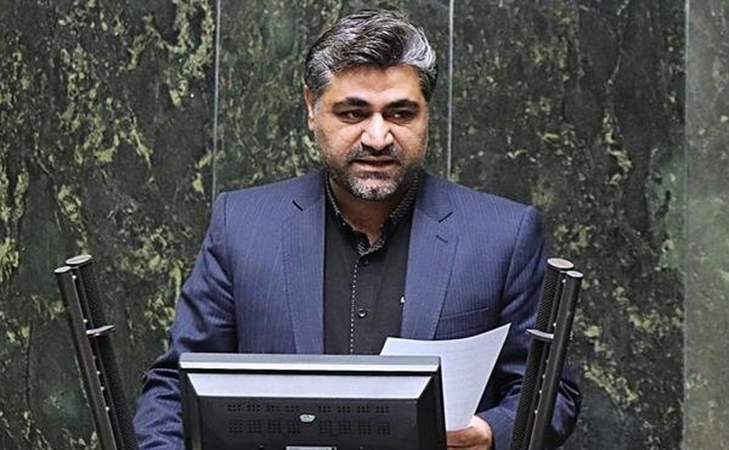 از همه طرف صدای افزایش قیمت بنزین به گوش میرسد از همه طرف صدای افزایش قیمت بنزین به گوش میرسد