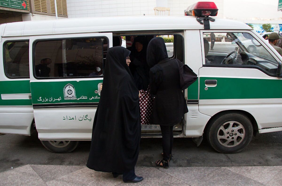 این اقدام میلیونها نفر را نسبت به دین بدبین کرده/ مبارزه با بیحجابی با این وضعیت جواب نمیدهد این اقدام میلیونها نفر را نسبت به دین بدبین کرده/ مبارزه با بیحجابی با این وضعیت جواب نمیدهد