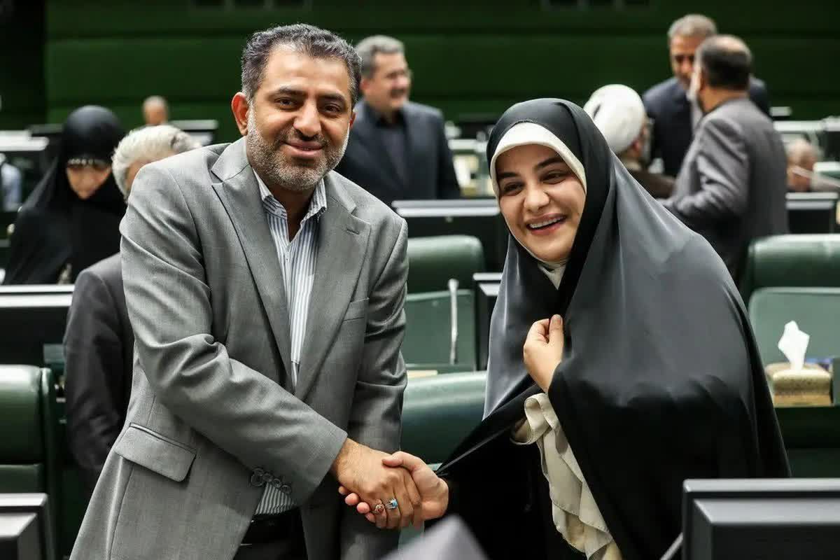 برخورد صمیمی نماینده زن و مرد مجلس دوازدهم +عکس