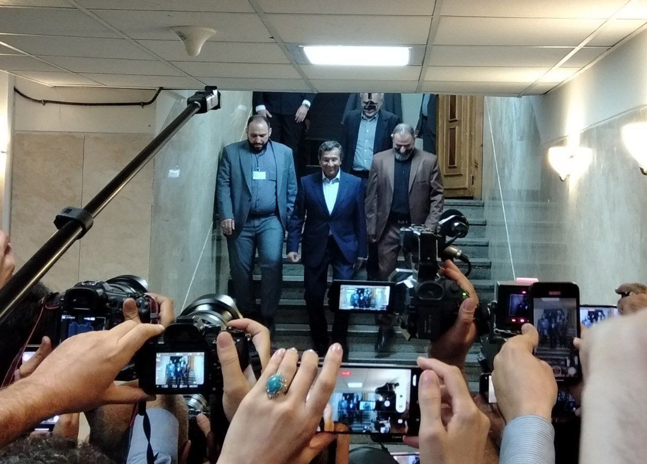 همتی رسما نامزد انتخابات ریاست جمهوری شد +عکس