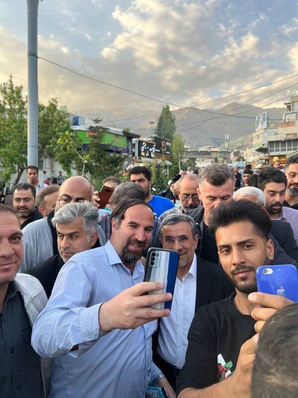 هواداران احمدی‌نژاد به کدام نامزد رای می‌دهند؟