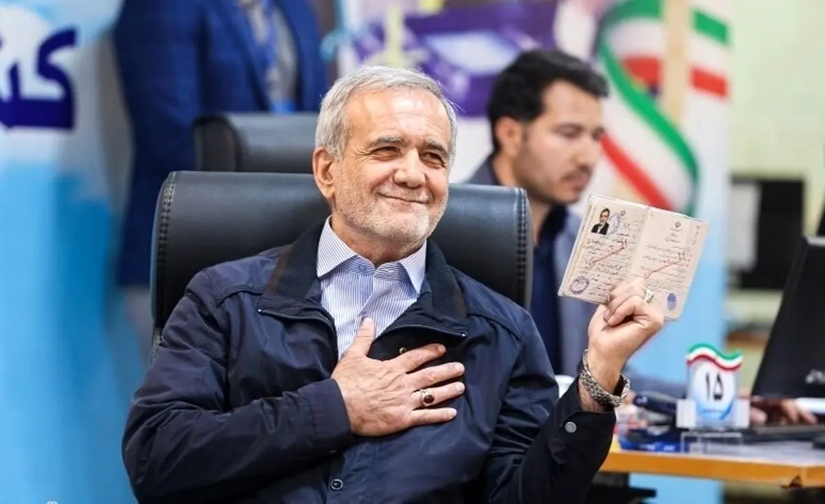آقای خاتمی باید با مردم صحبت کند تا موج ایجاد شده تکمیل شود؛ پزشکیان یک فرصت بزرگ و شاید تکرار نشدنی برای ایران است آقای خاتمی باید با مردم صحبت کند تا موج ایجاد شده تکمیل شود؛ پزشکیان یک فرصت بزرگ و شاید تکرار نشدنی برای ایران است