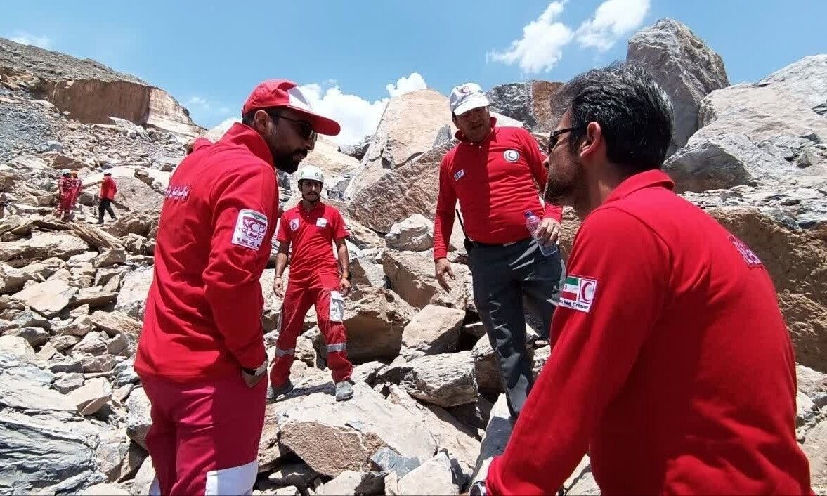 خبر پیدا شدن یک نفر از کارگران حادثه معدن شازند صحت دارد؟