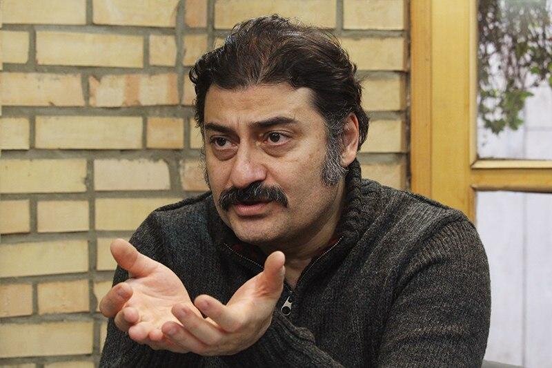 مملکت ۳۲ سال دست افرادی بود که کسی اجازه ندارد اسم‌شان را بیاورد؛ کاندیداها می‌دانند تلویزیون ضریب نفوذ ندارد