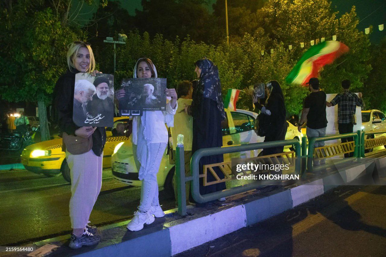 دختران کم‌حجاب هوادار سعید جلیلی +عکس