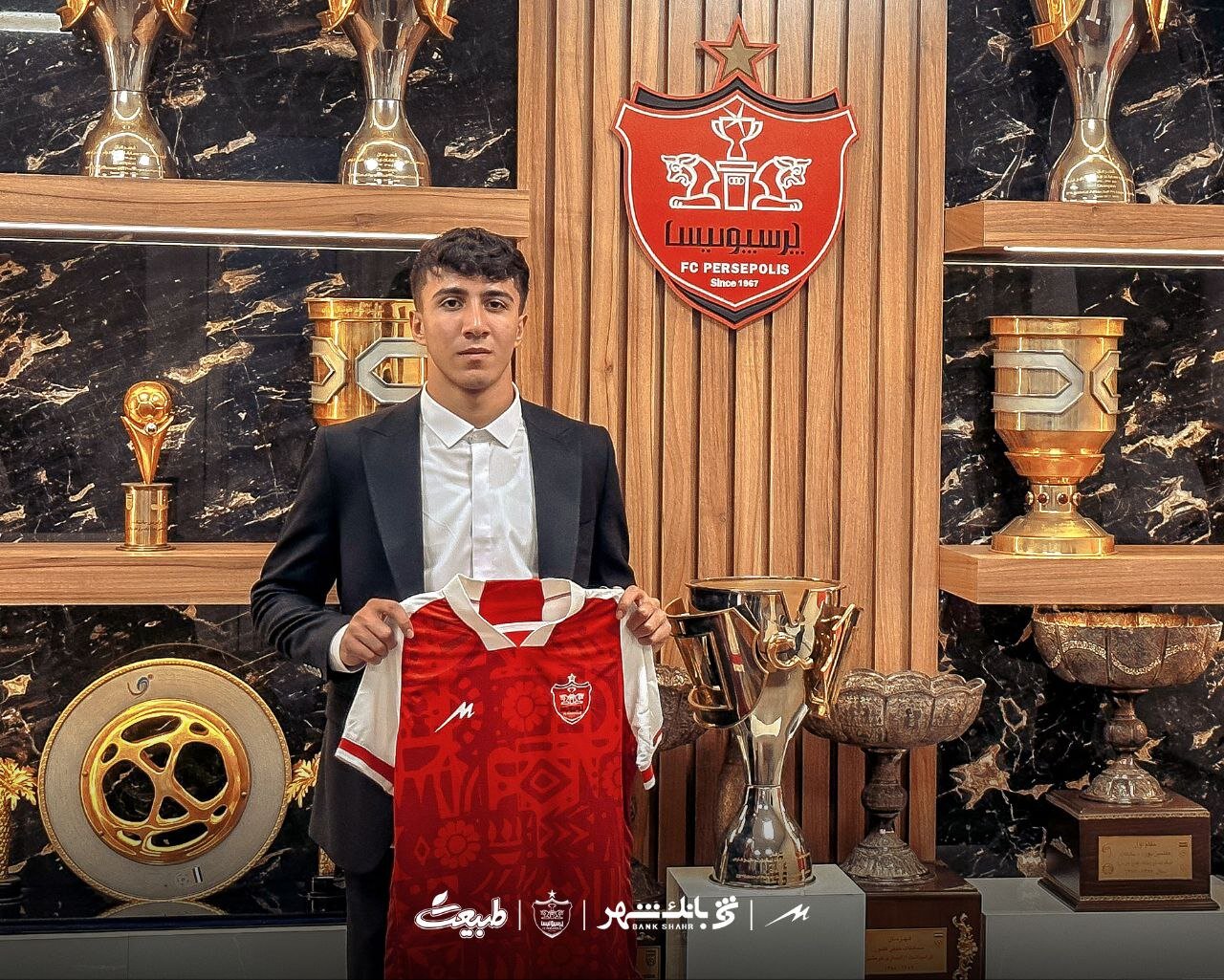 مدافع گل‌زن تیم ملی در جام‌جهانی به پرسپولیس پیوست +عکس