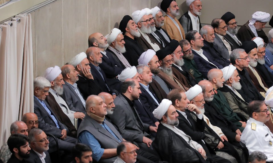 تصویری خاص از محمدرضا عارف در مراسم تنفیذ پزشکیان
