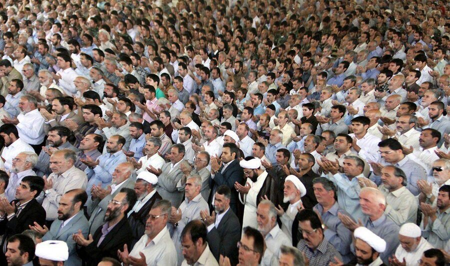 تنش در نماز جمعه باعث اعتراض رهبری شد تنش در نماز جمعه باعث اعتراض رهبری شد