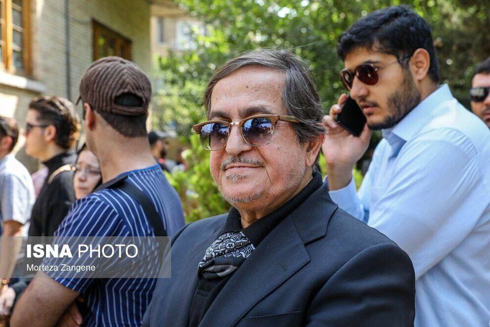 تیپ جنجالی پدر روح‌الله زم در مراسم تشییع سعید راد سوژه شد +عکس