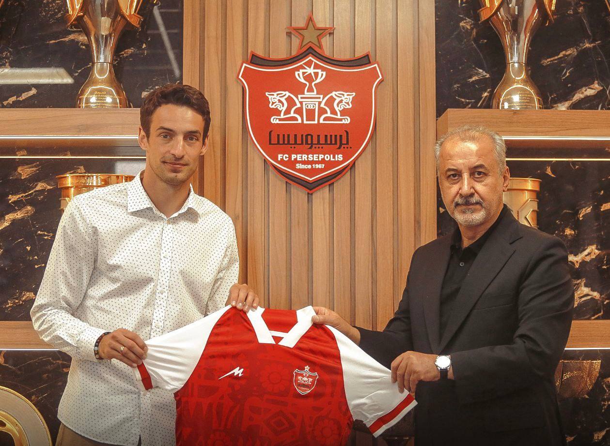 تمدید بزرگ سرخها؛ خیال هواداران پرسپولیس راحت شد +عکس تمدید بزرگ سرخها؛ خیال هواداران پرسپولیس راحت شد +عکس