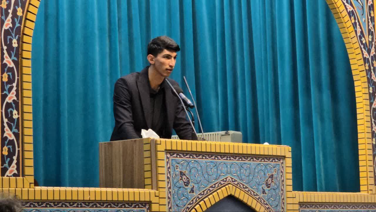 آرین سلیمی پشت تریبون نماز جمعه رفت +تصاویر
