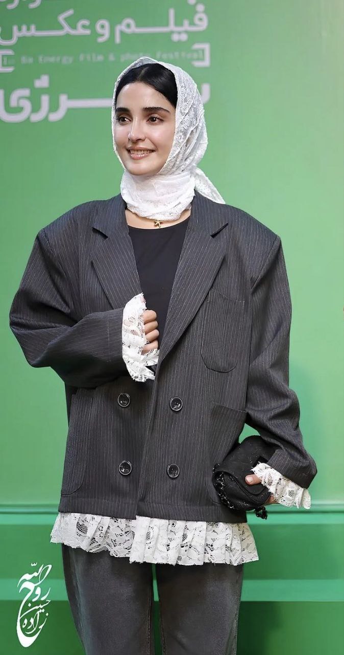 پوشش عجیب خانم بازیگر سوژه شد +عکس