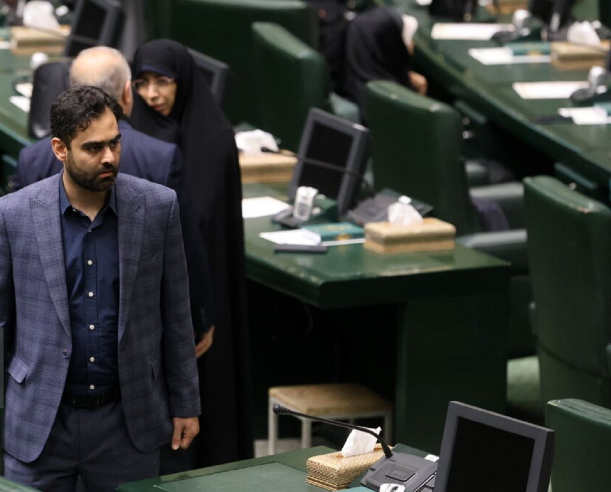 انتقاد تند روزنامه اصولگرا از حمله ثابتی به عراقچی