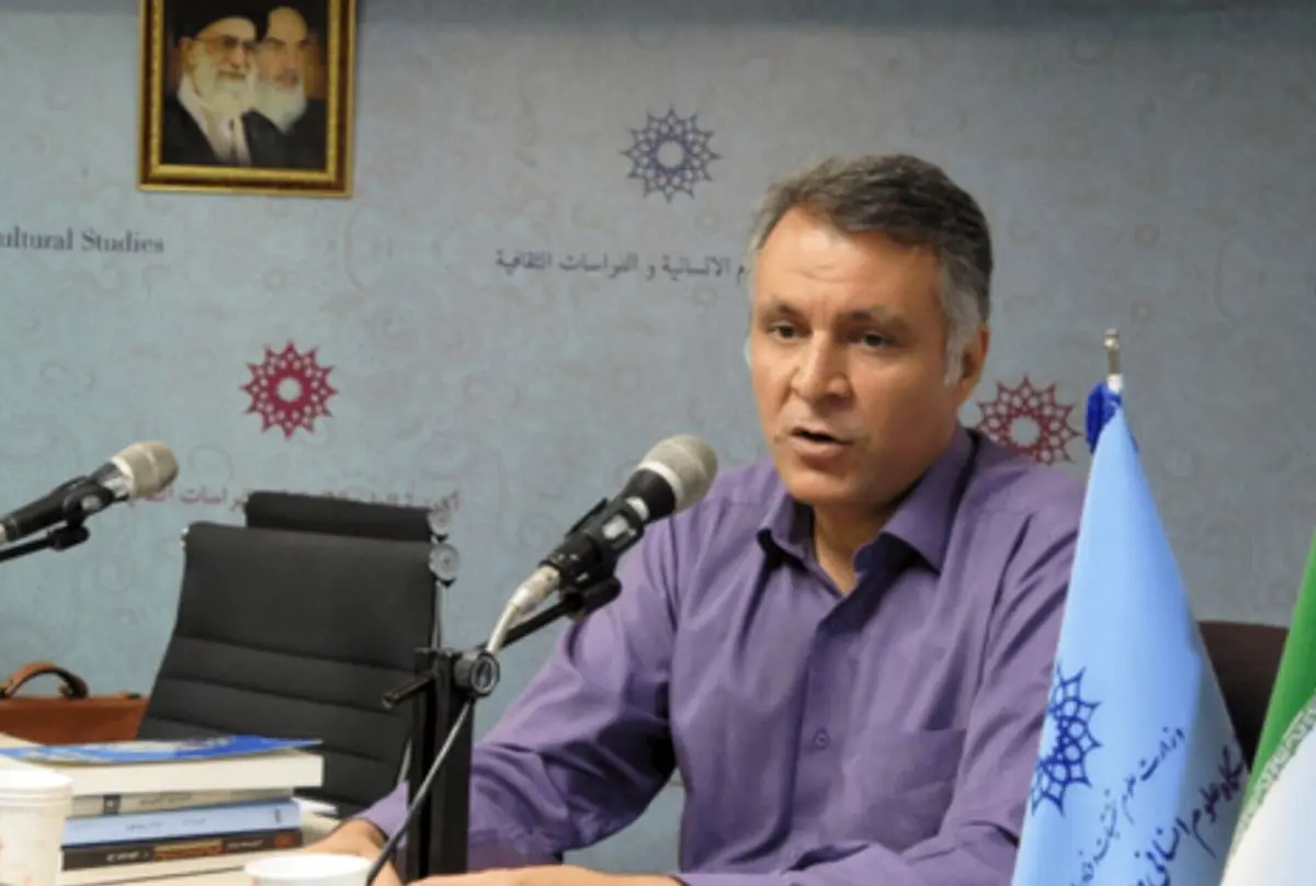 هنوز نه وزیری به دار است و نه سیاستی به بار؛ چنان ژست پشیمانی گرفتهاند که انگار از سوئیس وارد سیاست ایران شدهاند و یکباره با جهنم صحرای آفریقا مواجه شدهاند! هنوز نه وزیری به دار است و نه سیاستی به بار؛ چنان ژست پشیمانی گرفتهاند که انگار از سوئیس وارد سیاست ایران شدهاند و یکباره با جهنم صحرای آفریقا مواجه شدهاند!