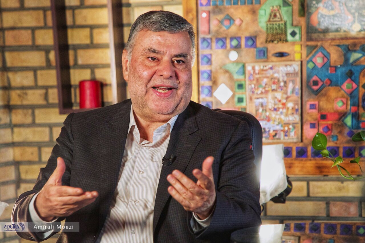 اقدامات تندروها موثر واقع نمی‌شود؛ رایزنی های پزشکیان برای بازگشت ظریف به دولت جوانمردانه بود
