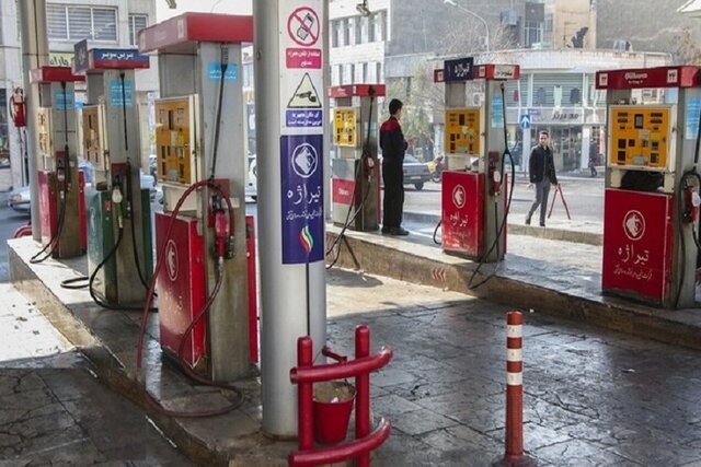 رمزگشایی از یک اظهارنظر جنجالی؛ قیمت بنزین ۵۰ هزار تومان میشود؟ رمزگشایی از یک اظهارنظر جنجالی؛ قیمت بنزین ۵۰ هزار تومان میشود؟