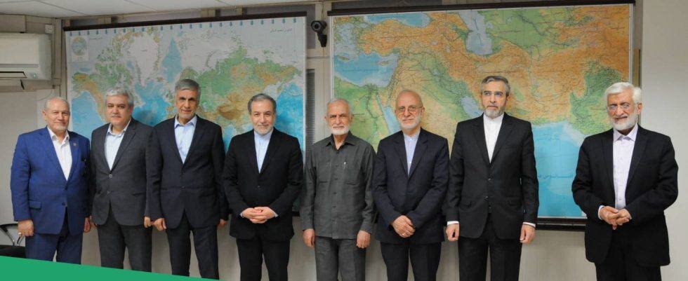قابی عجیب در وزارت خارجه؛ جلیلی از همه فاصله گرفت! عکس