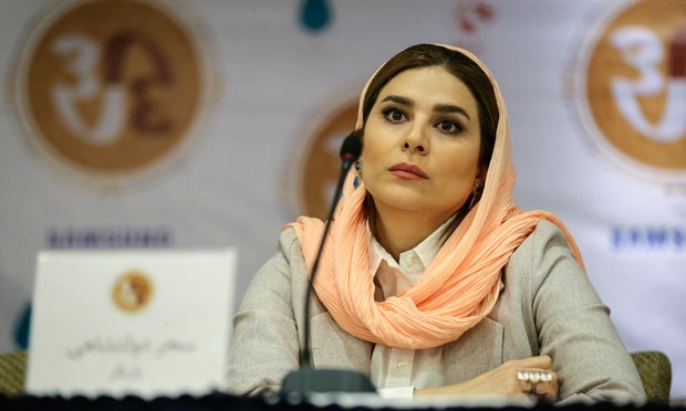 حرکات غیراسلامی خانم بازیگر برایش گران تمام شد حرکات غیراسلامی خانم بازیگر برایش گران تمام شد