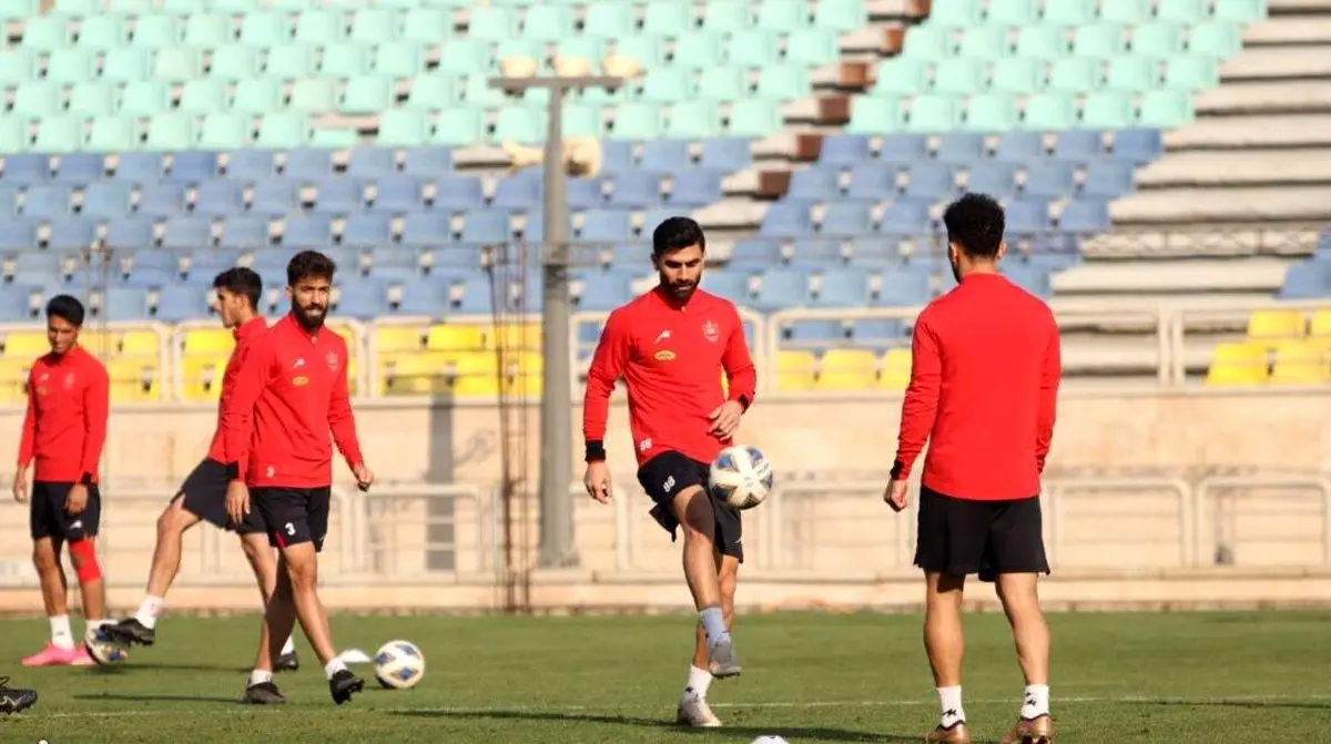 یک پرسپولیسی از حضور در تمرینات منع شد یک پرسپولیسی از حضور در تمرینات منع شد