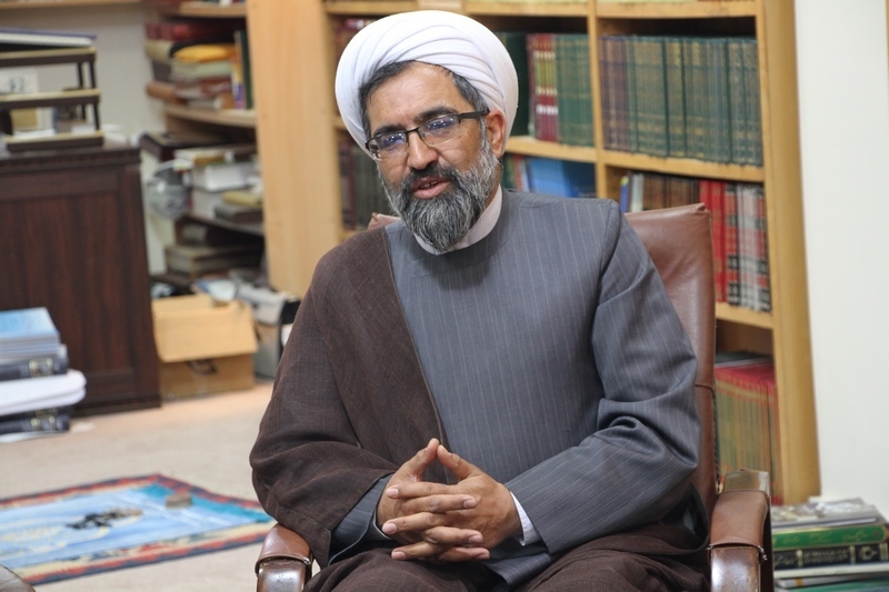 سوابق حیرتانگیز ضارب امام جمعه کازرون؛ او بمبگذار بوده! سوابق حیرتانگیز ضارب امام جمعه کازرون؛ او بمبگذار بوده!