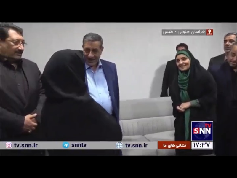 وزیر راه به همسر یکی از جانباختگان معدن طبس منزل مسکونی داد +ویدیو وزیر راه به همسر یکی از جانباختگان معدن طبس منزل مسکونی داد +ویدیو