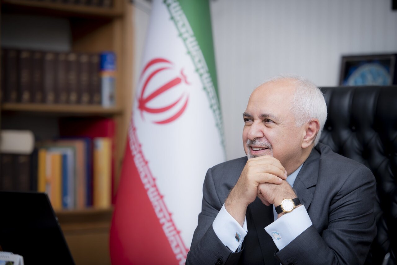 ظریف: رهبری نسبت به ایران بسیار غیرت دارند