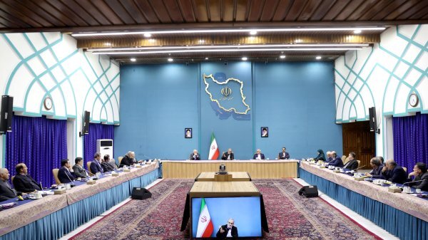 پزشکیان: ما نباید دانسته و یا نادانسته به شکاف اجتماعی و دعواهای سیاسی در جامعه دامن بزنیم پزشکیان: ما نباید دانسته و یا نادانسته به شکاف اجتماعی و دعواهای سیاسی در جامعه دامن بزنیم