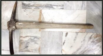 جنایت باورنکردنی: مردی سر همسرش را با کلنگ شکافت +تصاویر