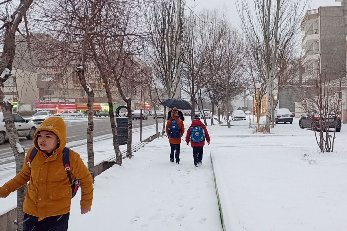 بارش باران و برف در ۲۴ استان کشور/ هشدار هواشناسی صادر شد